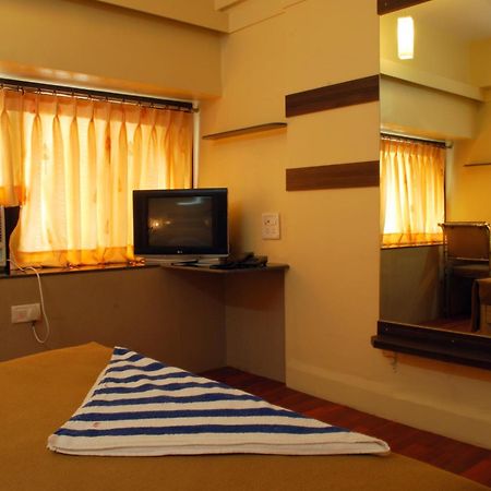 Hotel Golden Palace Pvt Ltd Bombaj Zewnętrze zdjęcie