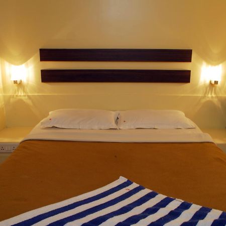 Hotel Golden Palace Pvt Ltd Bombaj Zewnętrze zdjęcie