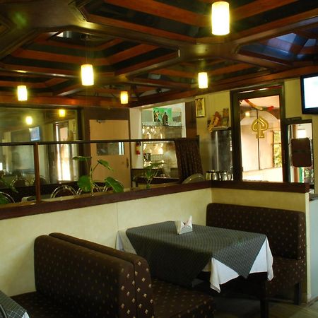 Hotel Golden Palace Pvt Ltd Bombaj Zewnętrze zdjęcie